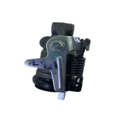 Pompa freno frontale sinistra per QINGLING ISUZU 700P 4HK1 Componente di ferro forte